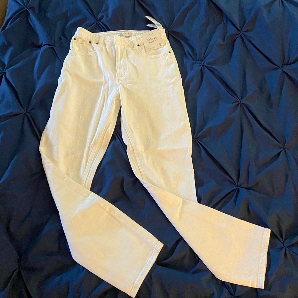 NWT Abercrombie and Fitch White Curvy Jeans
